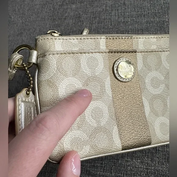Vintage Y2K Gold Coach Wristlet - Picture 6 of 10